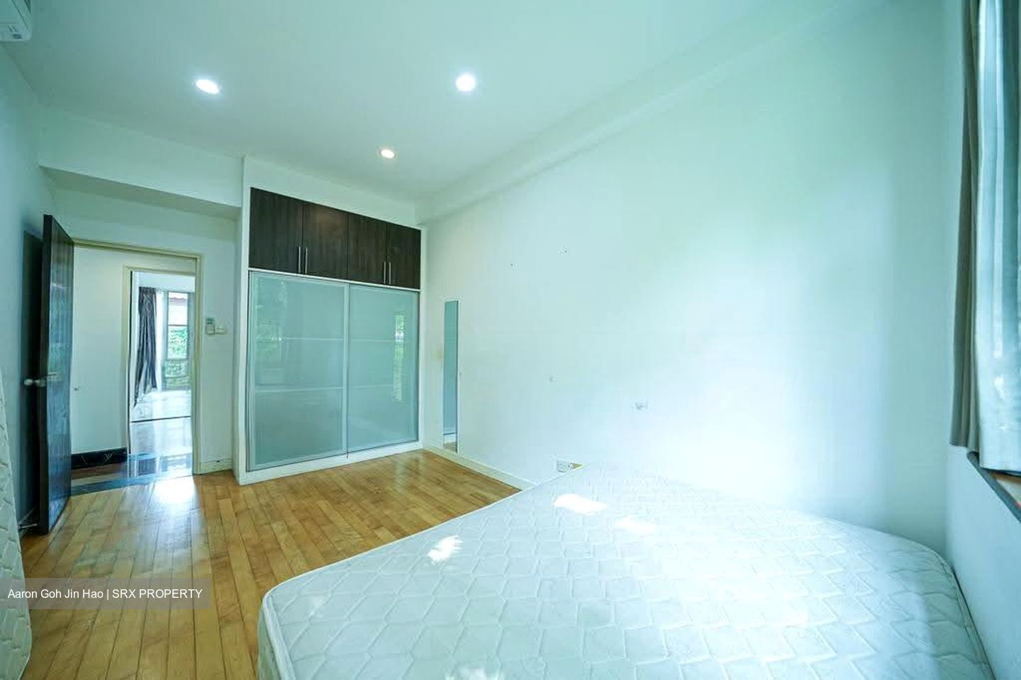 Landbay Condominium (D16), Condominium #613033761